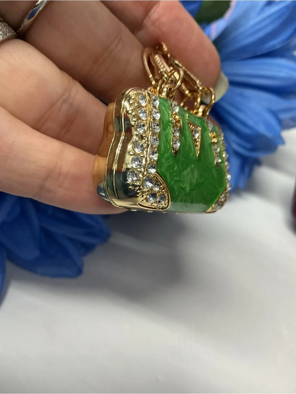 👜FAB CRYSTAL SWIRLED ENAMEL MINI BAG CHARM